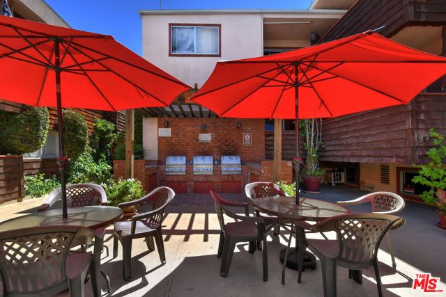5403 Newcastle Avenue 19, Encino (los Angeles), CA 91316