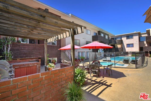 5403 Newcastle Avenue 19, Encino (los Angeles), CA 91316