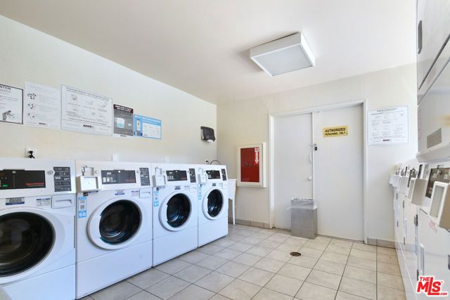 5403 Newcastle Avenue 19, Encino (los Angeles), CA 91316