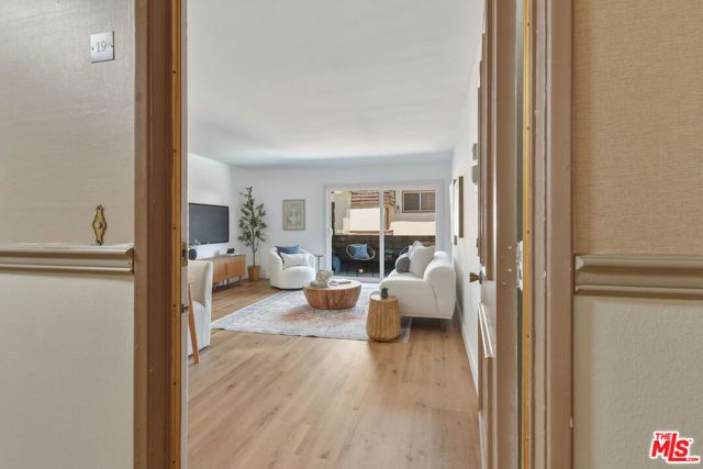 5403 Newcastle Avenue 19, Encino (los Angeles), CA 91316