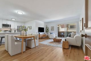 5403 Newcastle Avenue 19, Encino (los Angeles), CA 91316