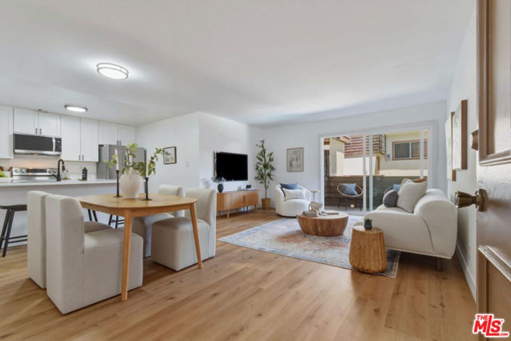 5403 Newcastle Avenue 19, Encino (los Angeles), CA 91316