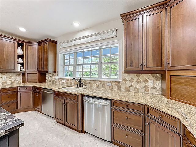 2135 SW 55th Avenue, Vero Beach, FL 32968