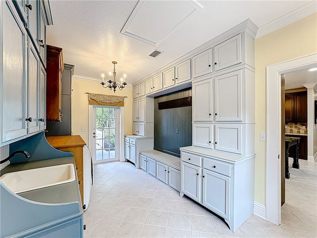 2135 SW 55th Avenue, Vero Beach, FL 32968