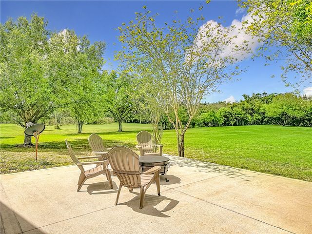 2135 SW 55th Avenue, Vero Beach, FL 32968