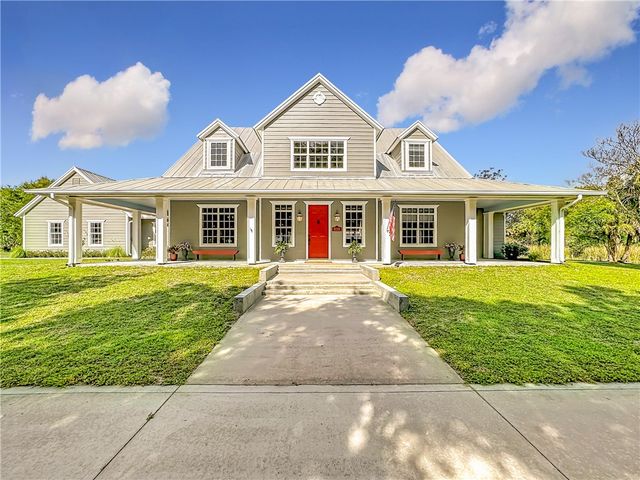 2135 SW 55th Avenue, Vero Beach, FL 32968