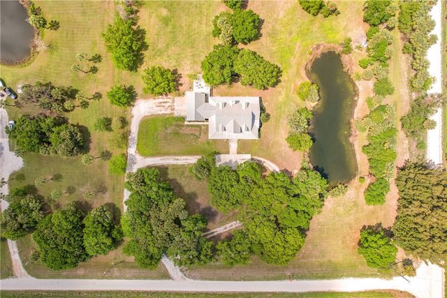 2135 SW 55th Avenue, Vero Beach, FL 32968