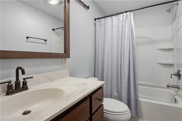 1012 Village Square Lane, Altoona, WI 54720