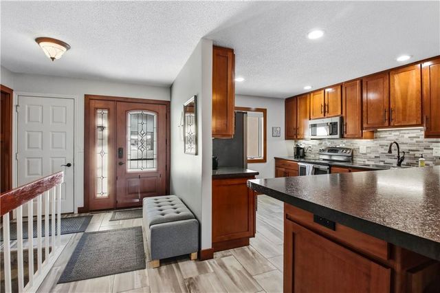 1012 Village Square Lane, Altoona, WI 54720