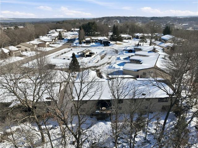 1012 Village Square Lane, Altoona, WI 54720