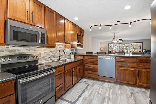 1012 Village Square Lane, Altoona, WI 54720