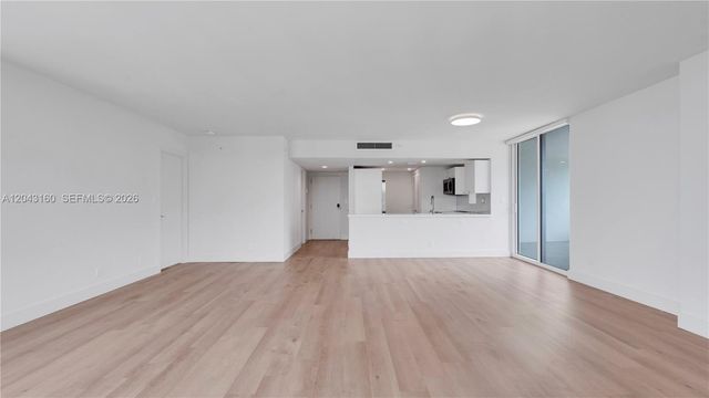 555 NE 34th St 911, Miami, FL 33137