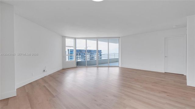 555 NE 34th St 911, Miami, FL 33137