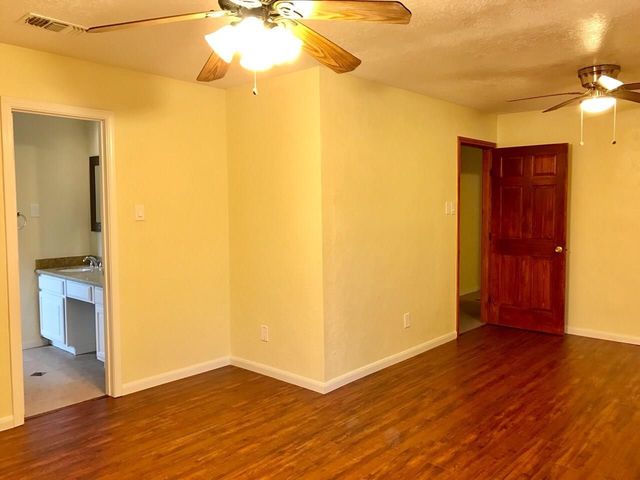 2118 Endicott Lane, Sugar Land, TX 77478