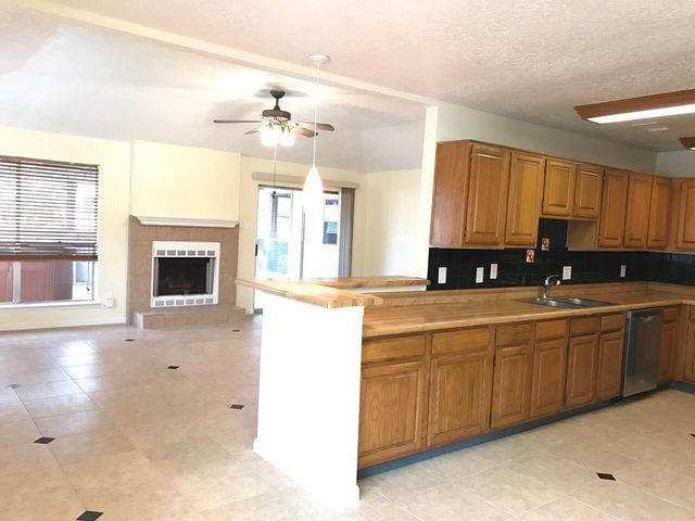 2118 Endicott Lane, Sugar Land, TX 77478