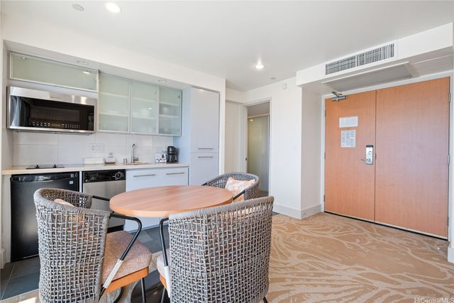 410 Atkinson Drive 1707, Honolulu, HI 96814