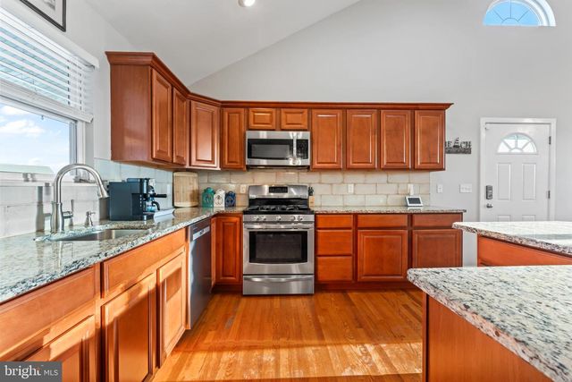 1019 S GREEN ST, Tuckerton, NJ 08087