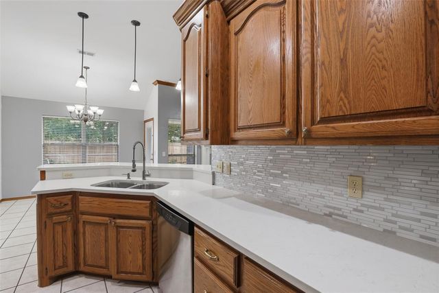 1717 SW 33rd Street, Moore, OK 73160