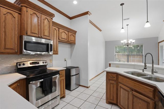 1717 SW 33rd Street, Moore, OK 73160