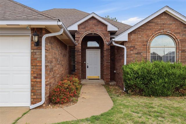 1717 SW 33rd Street, Moore, OK 73160