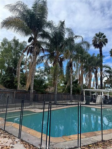 2866 Anna, Riverside, CA 92506