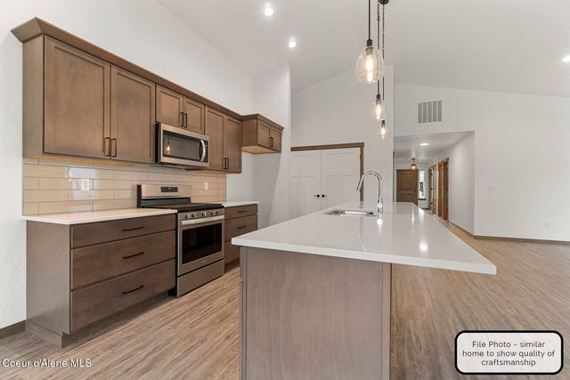 8966 W Swather AVE, Rathdrum, ID 83858