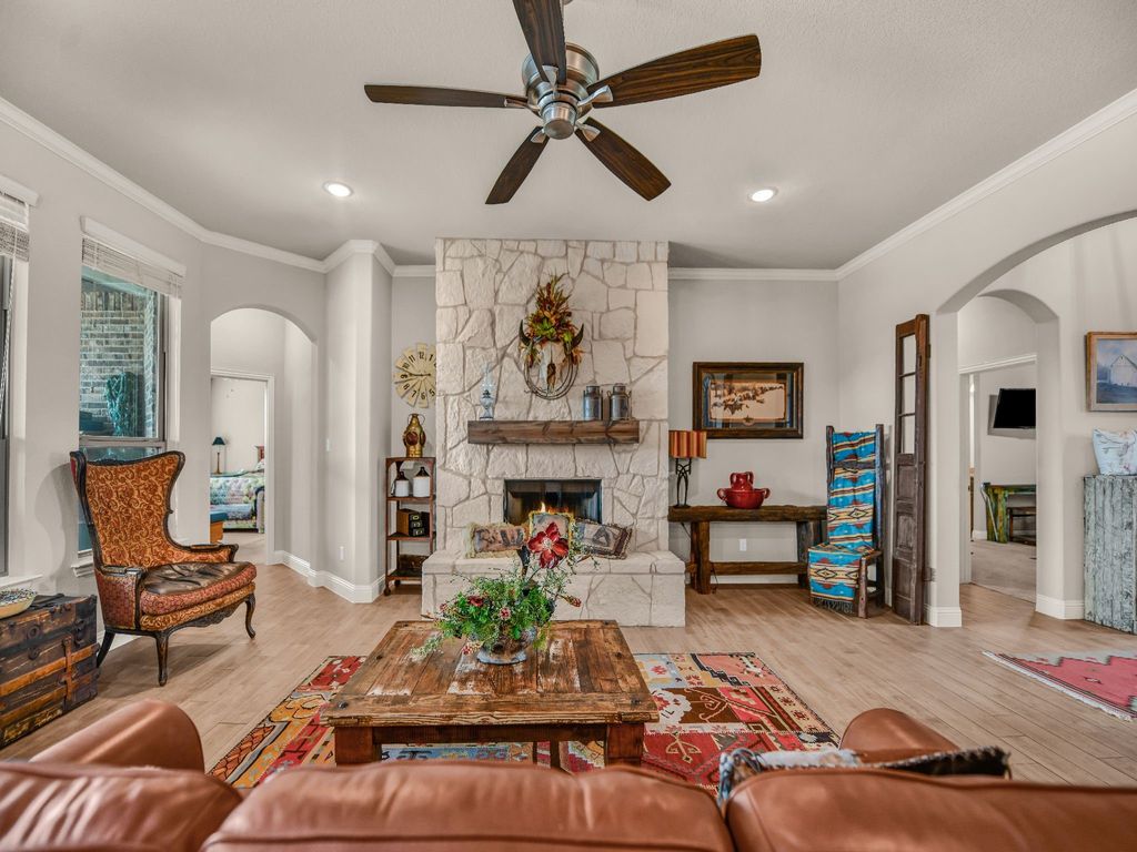 2125 Vanderbilt Drive, Weatherford, TX 76088 — photo 4