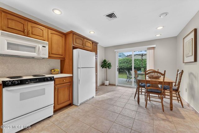 117 Idolstone Lane, Matawan, NJ 07747
