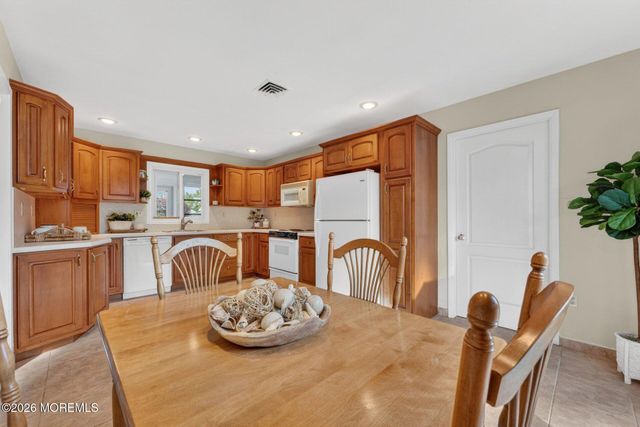 117 Idolstone Lane, Matawan, NJ 07747