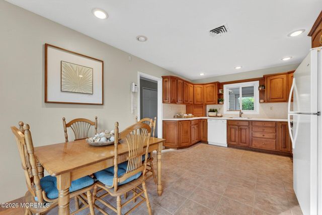 117 Idolstone Lane, Matawan, NJ 07747