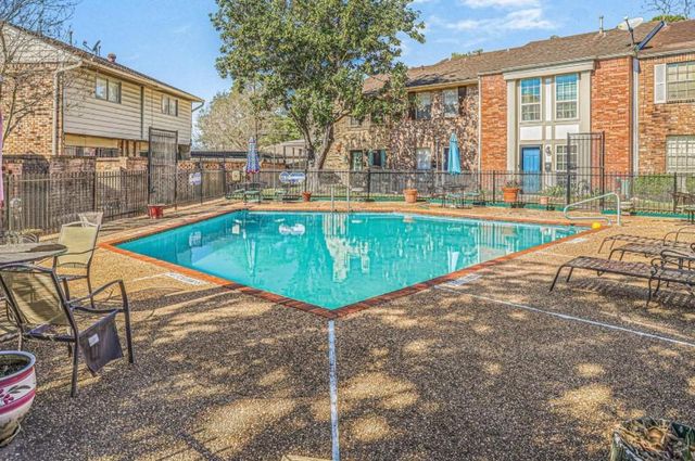 4410 Tc Jester Boulevard 13, Houston, TX 77018