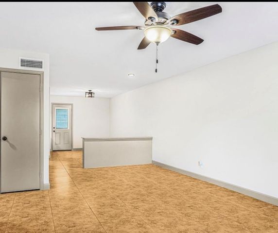 4410 Tc Jester Boulevard 13, Houston, TX 77018