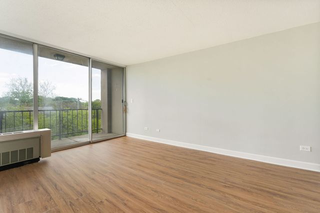 1043 S York Road 310, Bensenville, IL 60106
