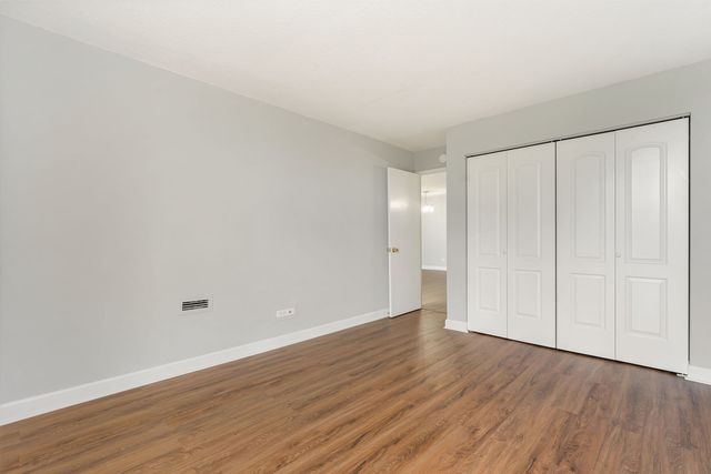 1043 S York Road 310, Bensenville, IL 60106