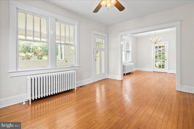 4805 CALVERT RD, College Park, MD 20740