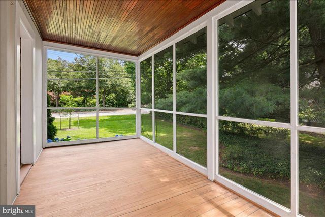 4805 CALVERT RD, College Park, MD 20740