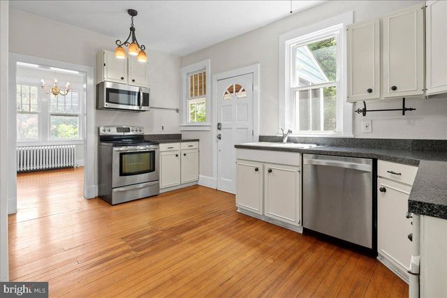4805 CALVERT RD, College Park, MD 20740