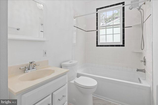 4805 CALVERT RD, College Park, MD 20740