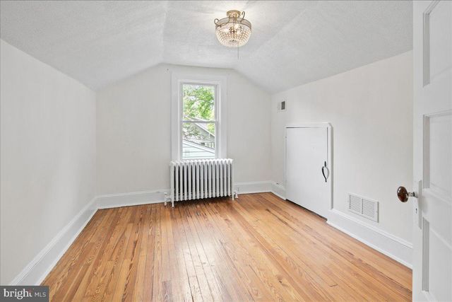 4805 CALVERT RD, College Park, MD 20740