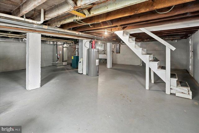 4805 CALVERT RD, College Park, MD 20740
