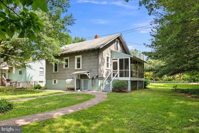 4805 CALVERT RD, College Park, MD 20740
