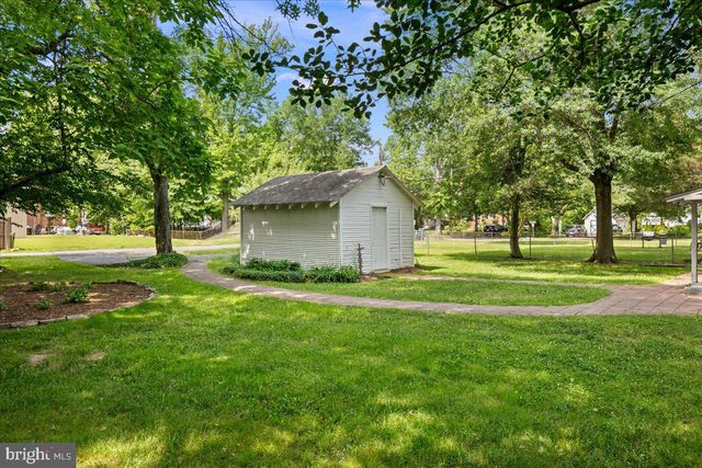 4805 CALVERT RD, College Park, MD 20740