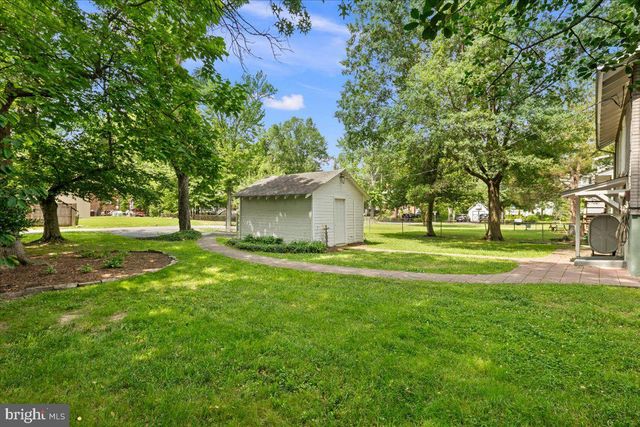 4805 CALVERT RD, College Park, MD 20740