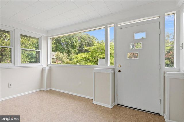 4805 CALVERT RD, College Park, MD 20740