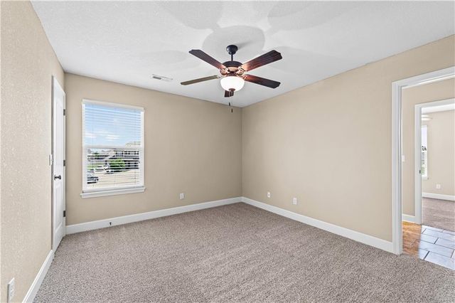 3850 NW 94th Street, Kansas City, MO 64154