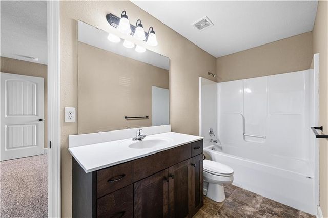 3850 NW 94th Street, Kansas City, MO 64154