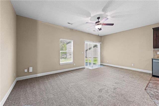3850 NW 94th Street, Kansas City, MO 64154