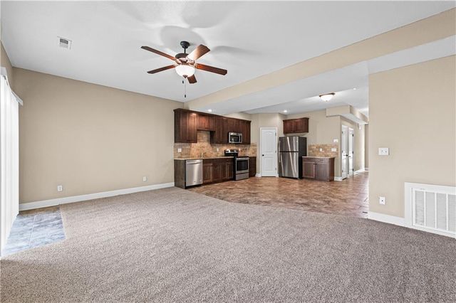 3850 NW 94th Street, Kansas City, MO 64154