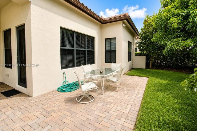 8514 NW 37th Court, Cooper City, FL 33024