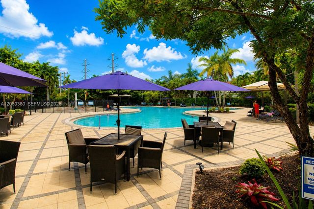 8514 NW 37th Court, Cooper City, FL 33024